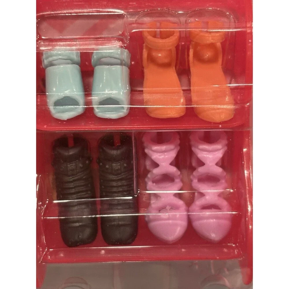Barbie Fashionistas Accessory Shoe Pack 4 Pairs of Shoes & Shelf Fashions New